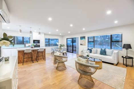 Photo of property in 18a Lydford Place, Glendene, Auckland, 0602