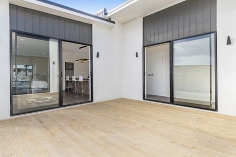 Photo of property in 16 Makura Drive, Papamoa Beach, Papamoa, 3118