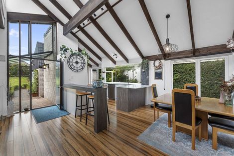 Photo of property in 178 Bleakhouse Road, Mellons Bay, Auckland, 2014