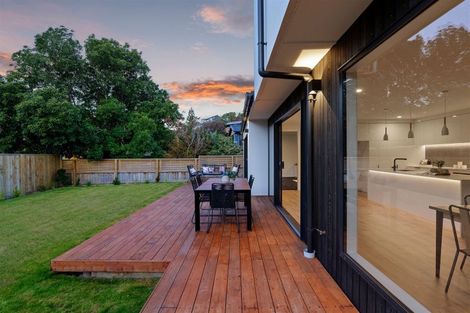 Photo of property in 17 Aratoro Place, Mount Pleasant, Christchurch, 8081