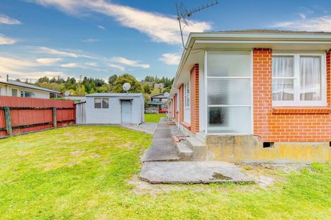 Photo of property in 3/31 Hillside Drive, Maoribank, Upper Hutt, 5018
