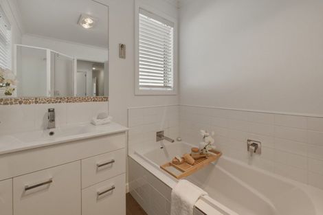 Photo of property in 30 Angela Place, Kinloch, Taupo, 3377