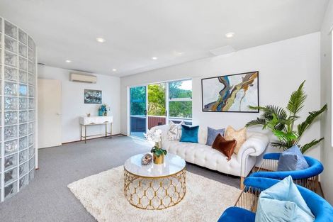 Photo of property in 1/23 Cairnbrae Court, Northcross, Auckland, 0632