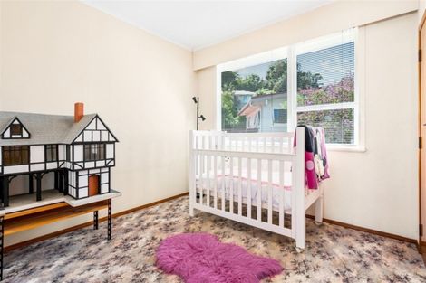 Photo of property in 14 Takapu Street, Henderson, Auckland, 0612