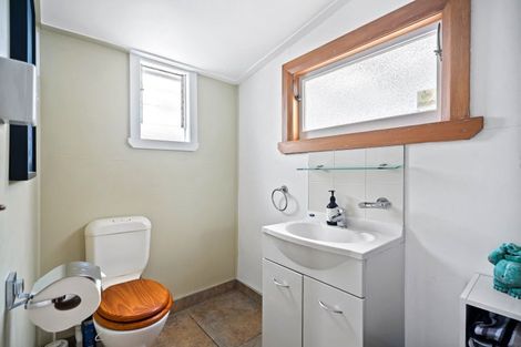 Photo of property in 6 Shortland Street, Regent, Whangarei, 0112