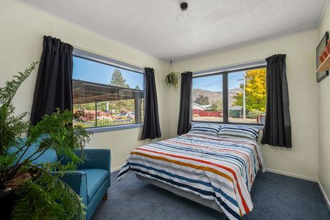 Photo of property in 17 Dunstan Street, Clyde, 9330