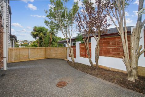 Photo of property in 4 Korotaha Terrace, Rothesay Bay, Auckland, 0630