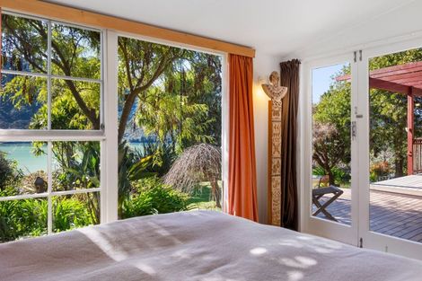 Photo of property in 810a Queen Charlotte Drive, Havelock, 7281