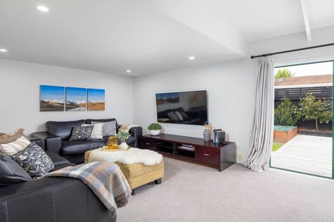 Photo of property in 3 Chilton Drive, Mairehau, Christchurch, 8052