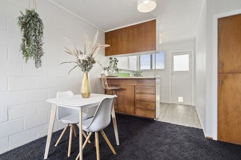 Photo of property in 1/58 Paynters Avenue, Strandon, New Plymouth, 4312