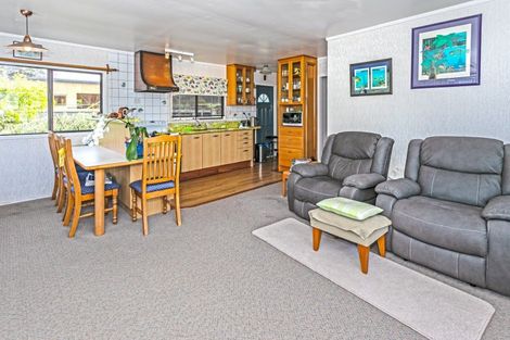 Photo of property in 6a Wigmore Crescent, Hahei, Whitianga, 3591