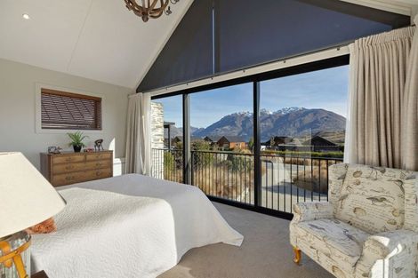 Photo of property in 31 Hackett Road, Jacks Point, Queenstown, 9371