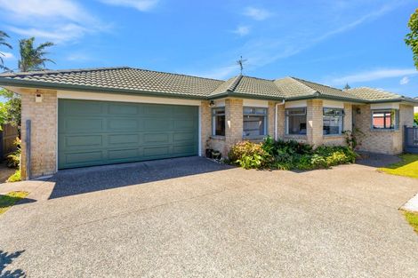 Photo of property in 19 Francis Skinner Place, Orewa, 0931
