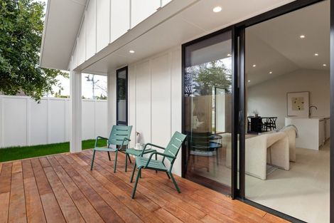 Photo of property in 247 Shakespeare Street, Leamington, Cambridge, 3432