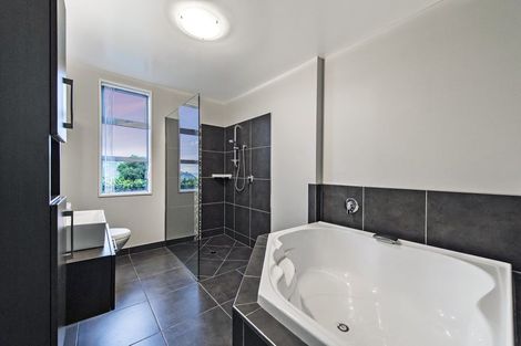 Photo of property in 2 Redcliffs View Lane, Redcliffs, Christchurch, 8081