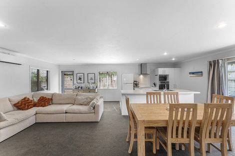 Photo of property in 5b Nielsen Place, Massey, Auckland, 0614