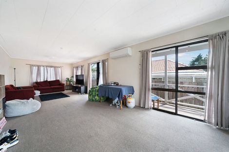 Photo of property in 4134 Great North Road, Glendene, Auckland, 0602