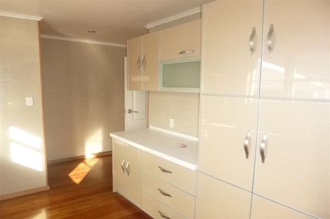 Photo of property in 124 Cambridge Terrace, Fairfield, Lower Hutt, 5011