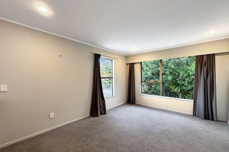 Photo of property in 40 Halswater Drive, Churton Park, Wellington, 6037