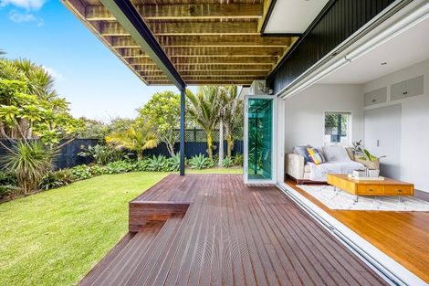 Photo of property in 2/5 Hauraki Road, Hauraki, Auckland, 0622