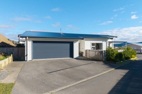 Photo of property in 8 Antigua Way, Grenada Village, Wellington, 6037