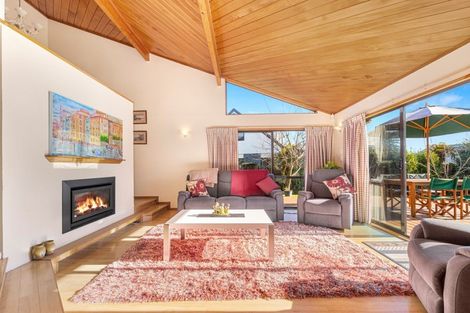 Photo of property in 4 Blackmore Drive, Lynmore, Rotorua, 3010