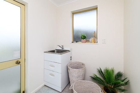 Photo of property in 68 Pacific Drive, Fitzherbert, Palmerston North, 4410