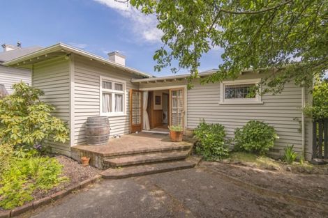 Photo of property in 96 Saint Martins Road, Saint Martins, Christchurch, 8022