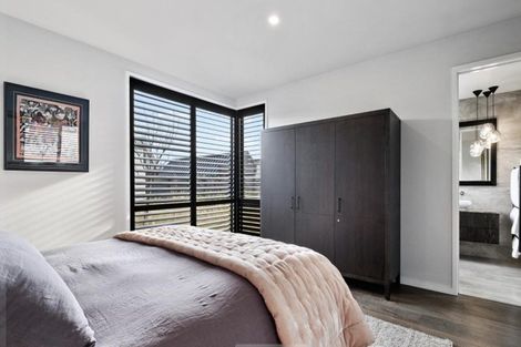 Photo of property in 2 Fife Court, Jacks Point, Queenstown, 9371