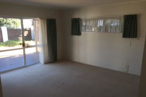 Photo of property in 2 Gairloch Place, Wattle Downs, Auckland, 2103
