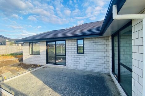 Photo of property in 6 Faber Place, Rototuna North, Hamilton, 3210