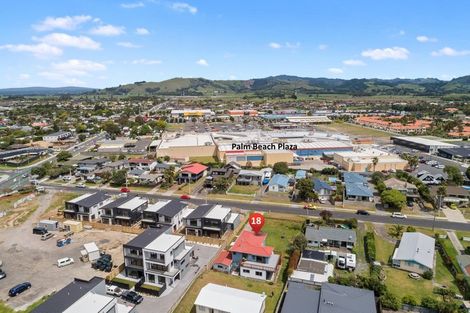 Photo of property in 18 Percy Road, Papamoa Beach, Papamoa, 3118