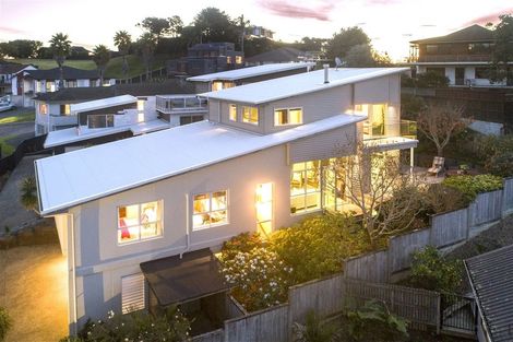 Photo of property in 83 William Bayes Place, Red Beach, 0932