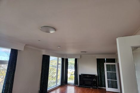 Photo of property in 19 David Crescent, Karori, Wellington, 6012