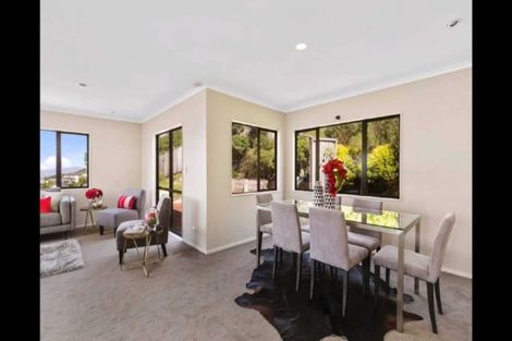 Photo of property in 67 Dress Circle, Newlands, Wellington, 6037