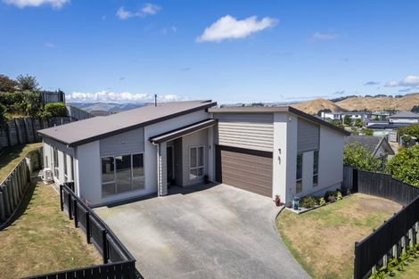 Photo of property in 33 Kahurangi Heights, Aotea, Porirua, 5024