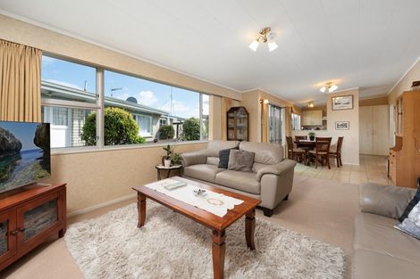 Photo of property in 96b Ngatai Road, Otumoetai, Tauranga, 3110
