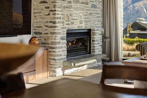 Photo of property in 31 Hackett Road, Jacks Point, Queenstown, 9371