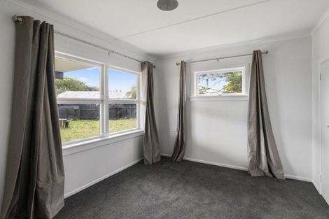Photo of property in 35 Balmoral Street, Levin, 5510