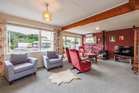 Photo of property in 16 Wilson Street, Bulls, 4818