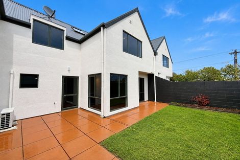 Photo of property in 2/455 Barbadoes Street, Edgeware, Christchurch, 8013