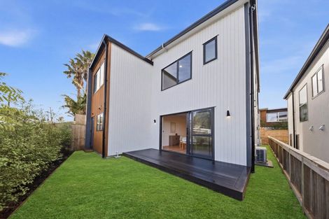Photo of property in 2e Rangitoto Terrace, Milford, Auckland, 0620
