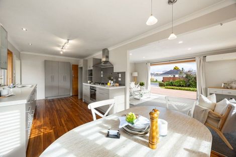 Photo of property in 10 Portal Crescent, Beerescourt, Hamilton, 3200