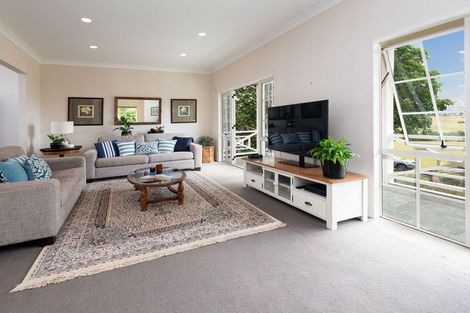 Photo of property in 3/222 Bleakhouse Road, Mellons Bay, Auckland, 2014