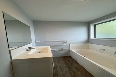 Photo of property in 17 Royal Park Drive, Parklands, Christchurch, 8083