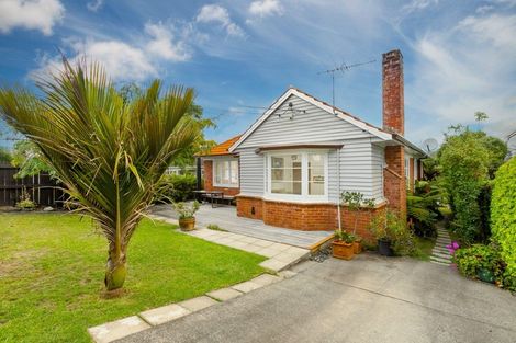 Photo of property in 16 Wainoni Avenue, Point Chevalier, Auckland, 1022