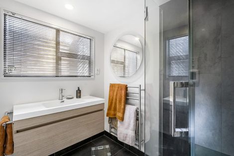 Photo of property in 2/16 Law Street, Torbay, Auckland, 0630