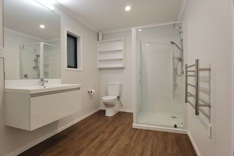 Photo of property in 125 Riverpark Crescent, Henderson, Auckland, 0610