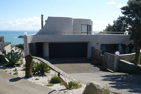 Photo of property in 19 Ngatira Road, Muriwai, Waimauku, 0881