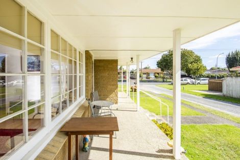 Photo of property in 1/500 Devonport Road, Tauranga South, Tauranga, 3112